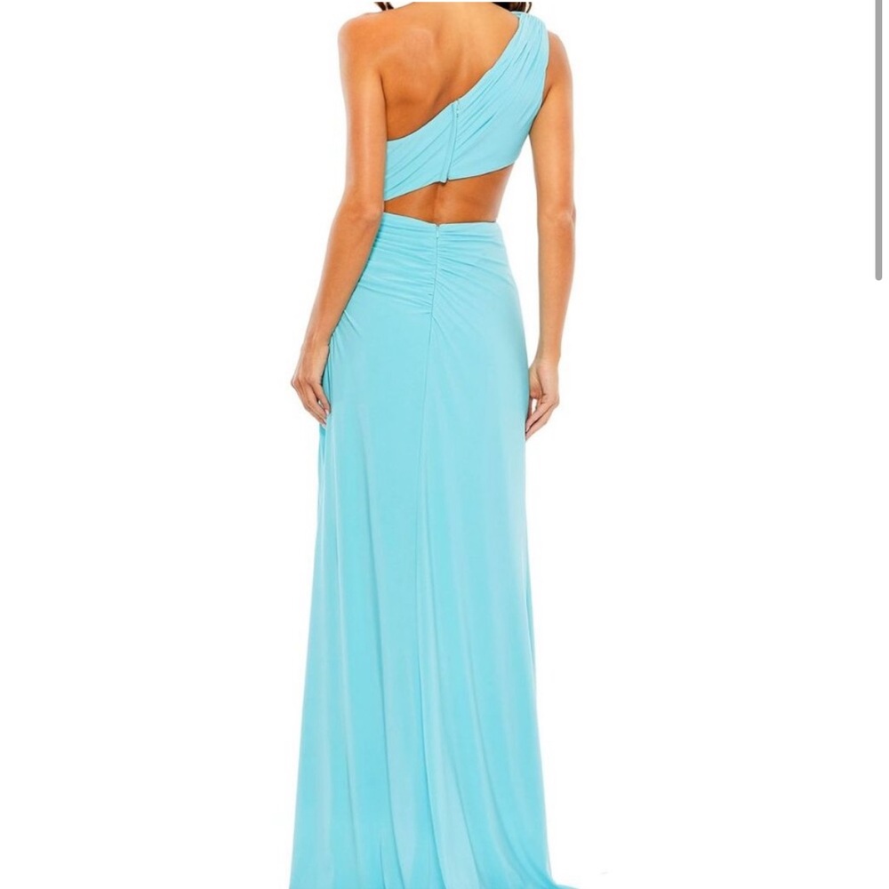 Mac Duggal Cut Out One Shoulder ruched gown. Powder Gun Blue. Size 6 - Picture 3 of 5